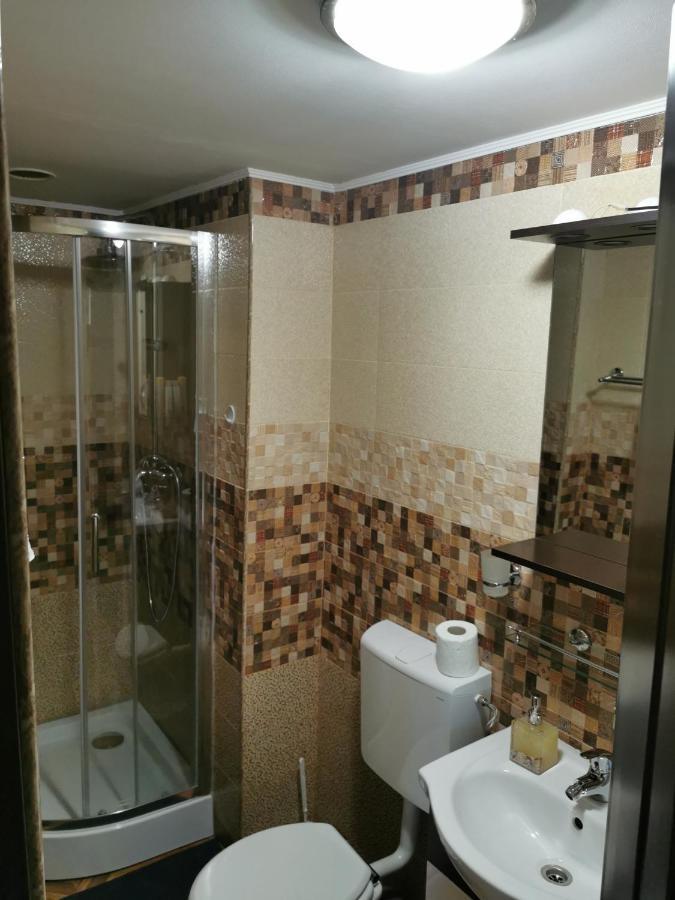 Gara De Nord Apartment Bukares Bagian luar foto